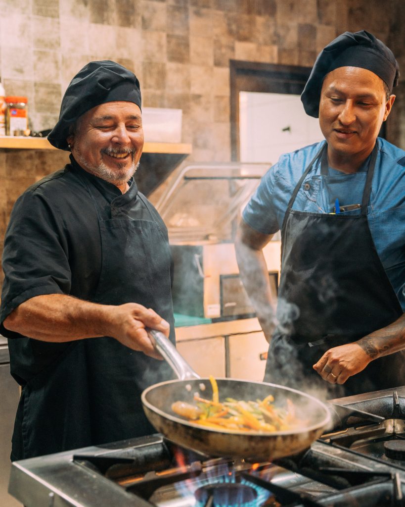 Restaurante Sesto Senso Lanzarote - Preparación plato cocina