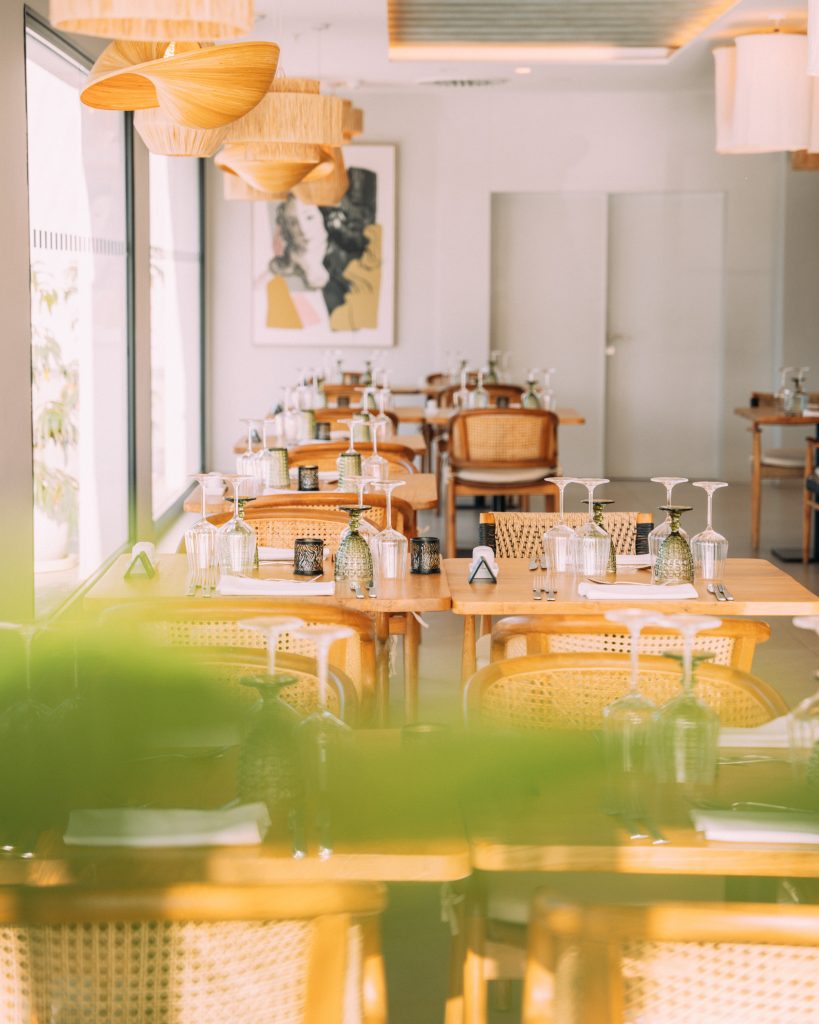 Restaurante Sesto Senso Lanzarote - Espacio interior, mesas